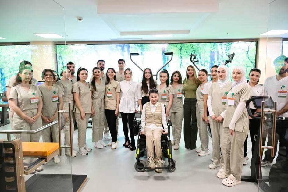 Yeni Klinikada Yeni Robotik Reabilitasiya və Sümük İliyi Transplantasiyası mərkəzlərinin açılışı oldu -  FOTO