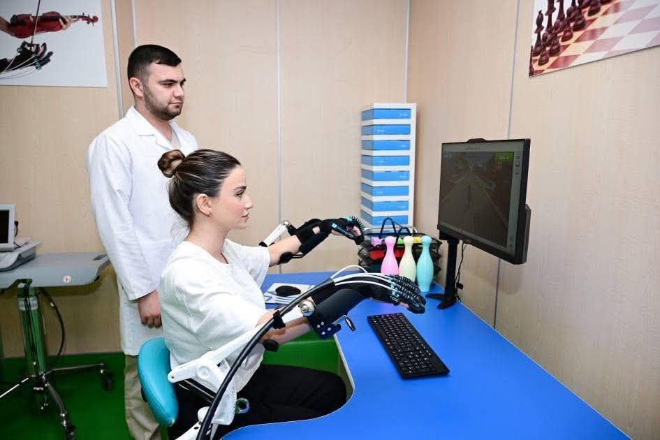 Yeni Klinikada Yeni Robotik Reabilitasiya və Sümük İliyi Transplantasiyası mərkəzlərinin açılışı oldu -  FOTO
