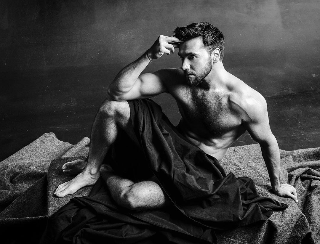 Azərbaycanlı müğənni əməliyyat olundu  - Çiynim 7 dəfə yerindən çıxıb