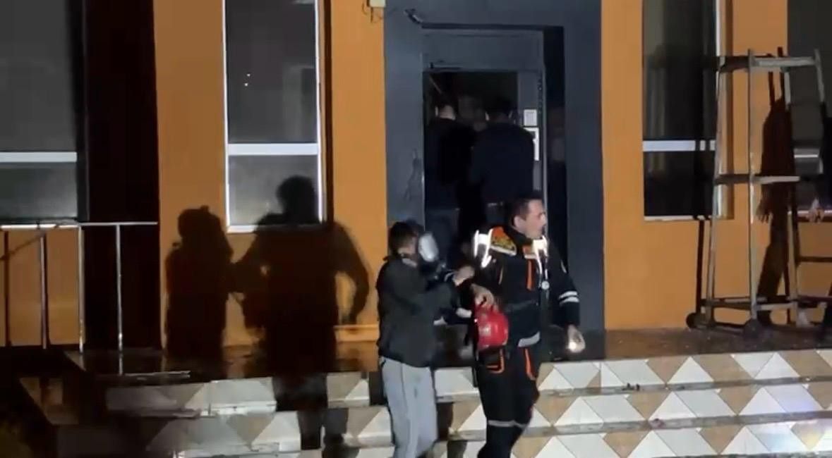 Yasamaldakı yanğında   üç nəfər ölüb, 20 nəfər zəhərlənib