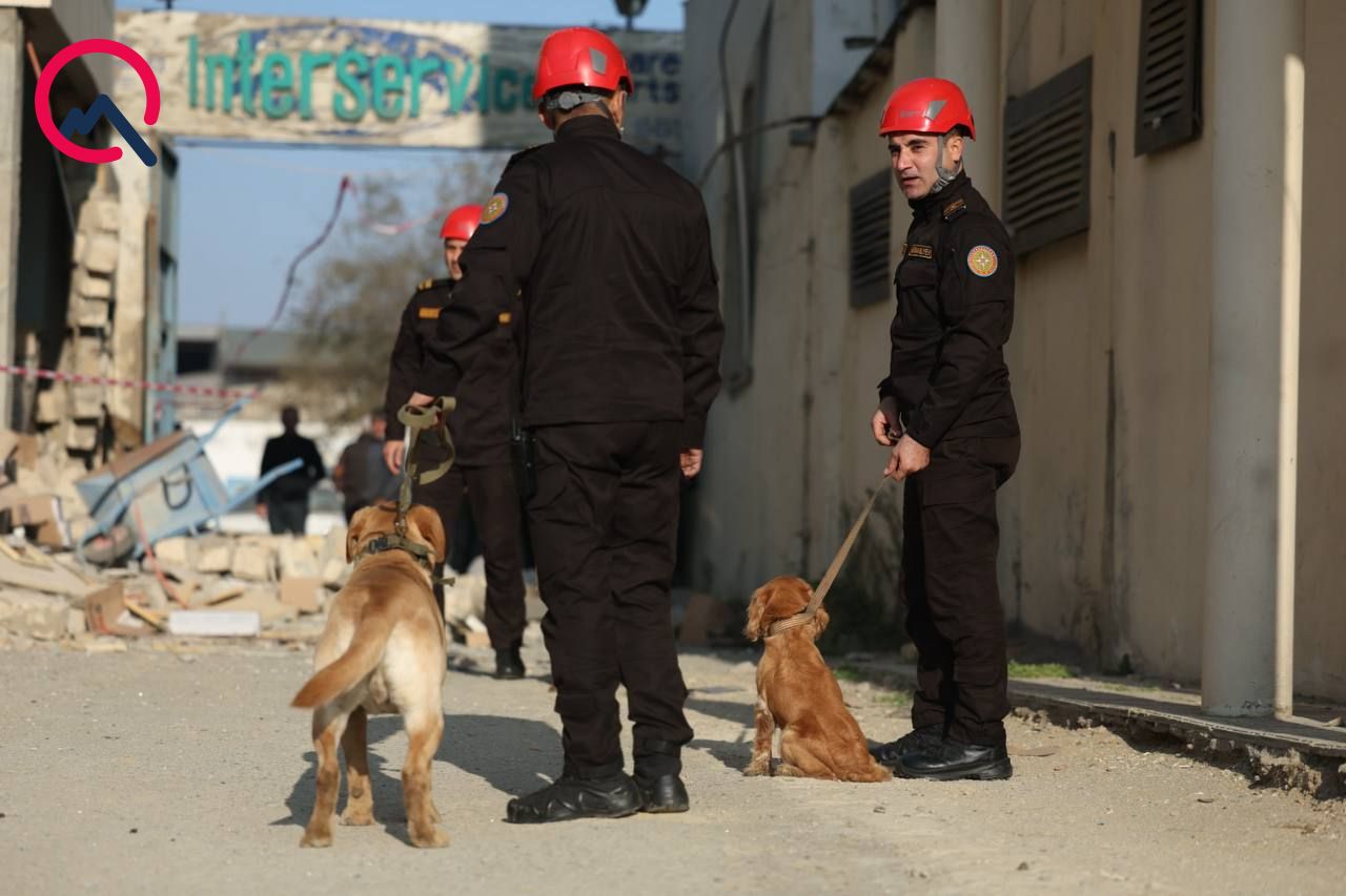 Bakıda partlayış olan ofisdən  FOTOLAR