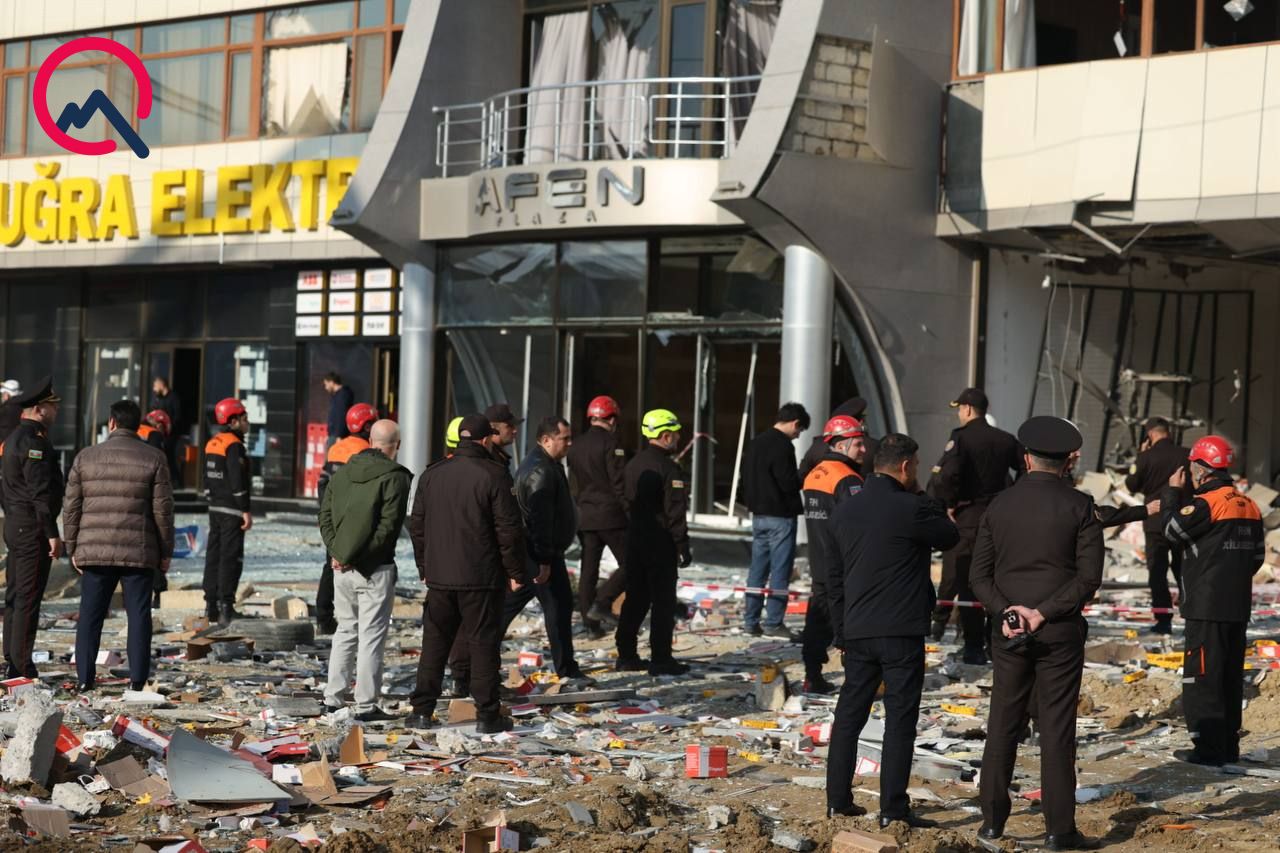 Bakıda partlayış olan ofisdən  FOTOLAR