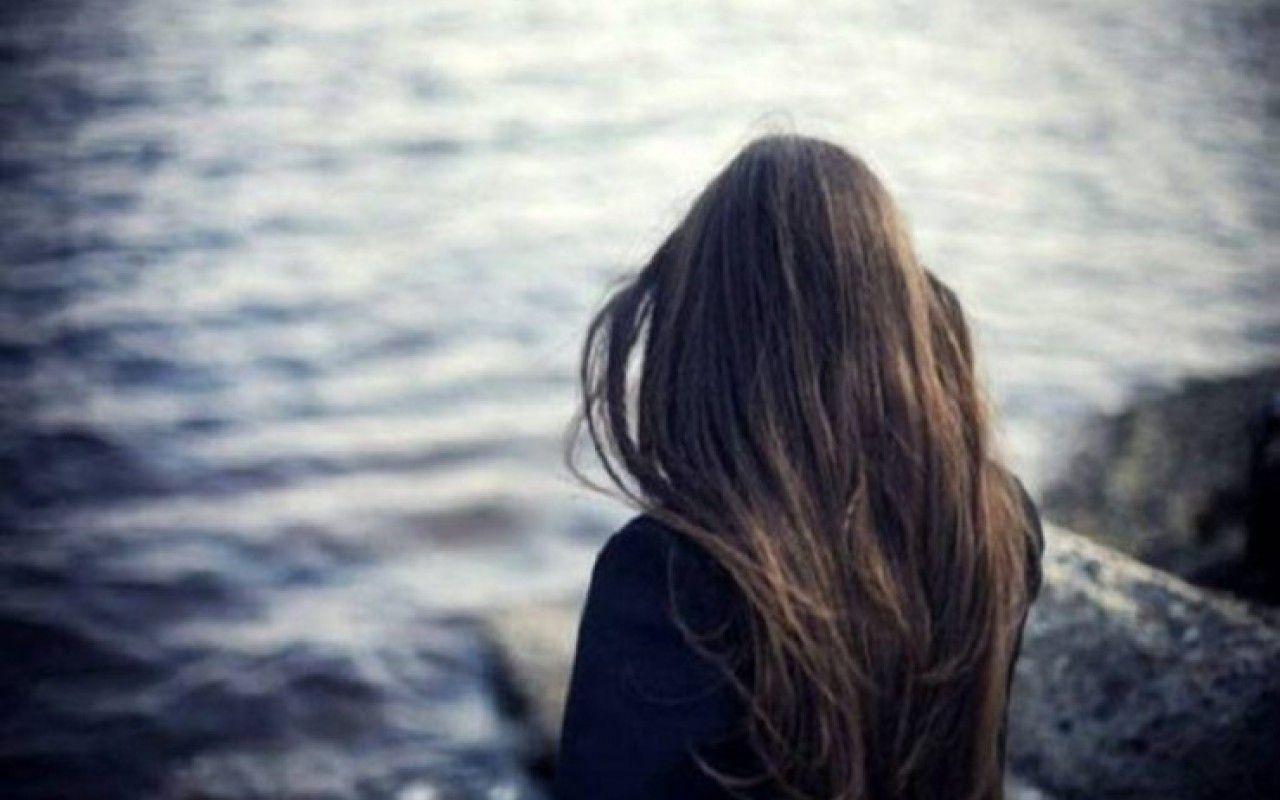 Bakıda ana körpəsini dənizə atdı 