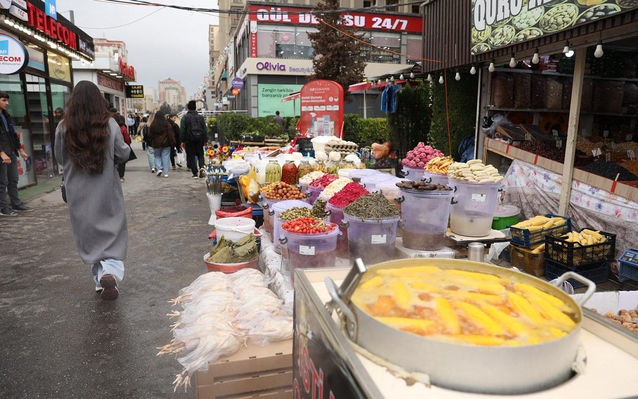 AQTA qanunsuz küçə satışına qarşı reyd keçirdi -  VİDEO