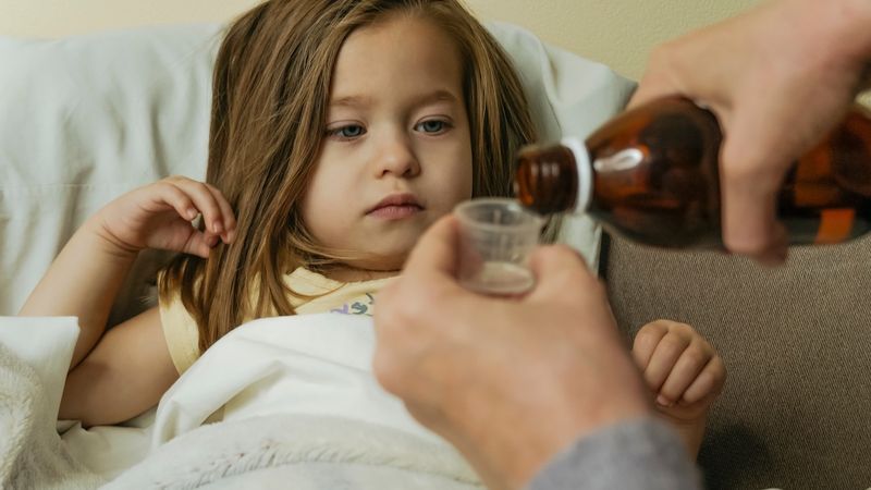 Öskürək siropu 4 yaşdan kiçik uşaqlar üçün risk yaradır -  Xəbərdarlıq