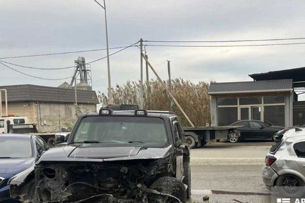 Kürdəxanıda iki avtomobil toqquşub,  ölən var