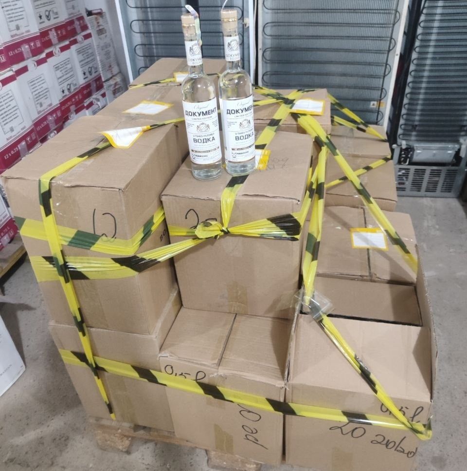 Bu marketlərdə saxta araqlar satılırmış -  FOTOLAR