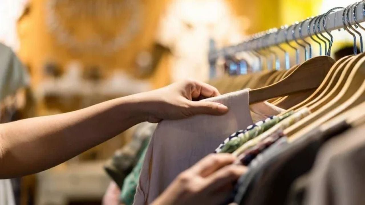 Mağazalarda paltar geyinənlərin diqqətinə!  