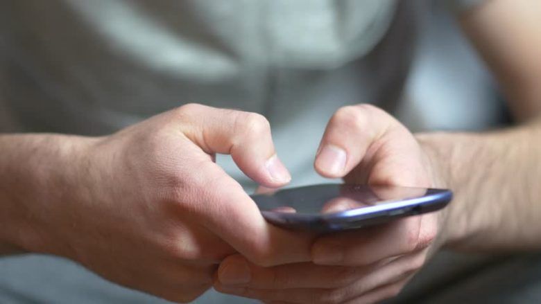 Ekran vaxtına diqqət:  Xəstə edə bilər...