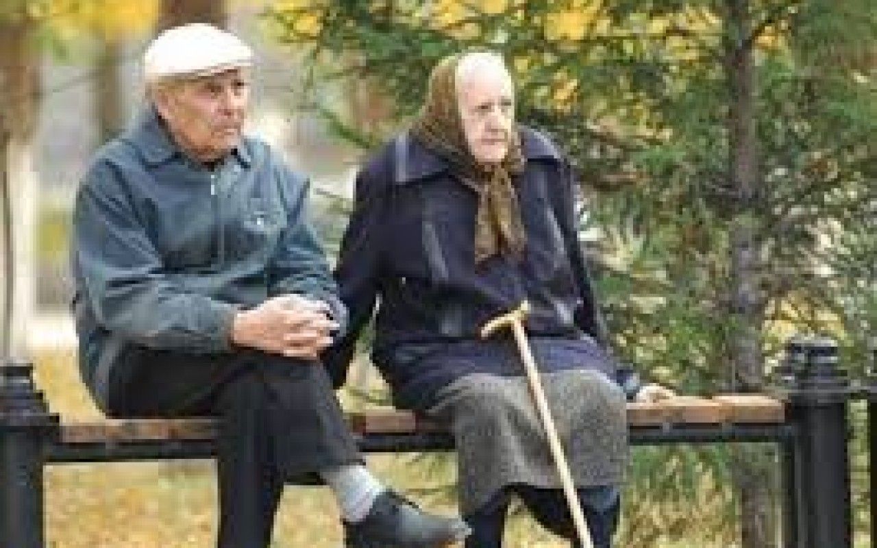 Azərbaycanda kişi və qadınların pensiya yaşı bərabər olacaq 