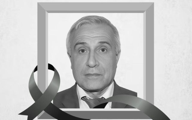 Professor vəfat etdi 