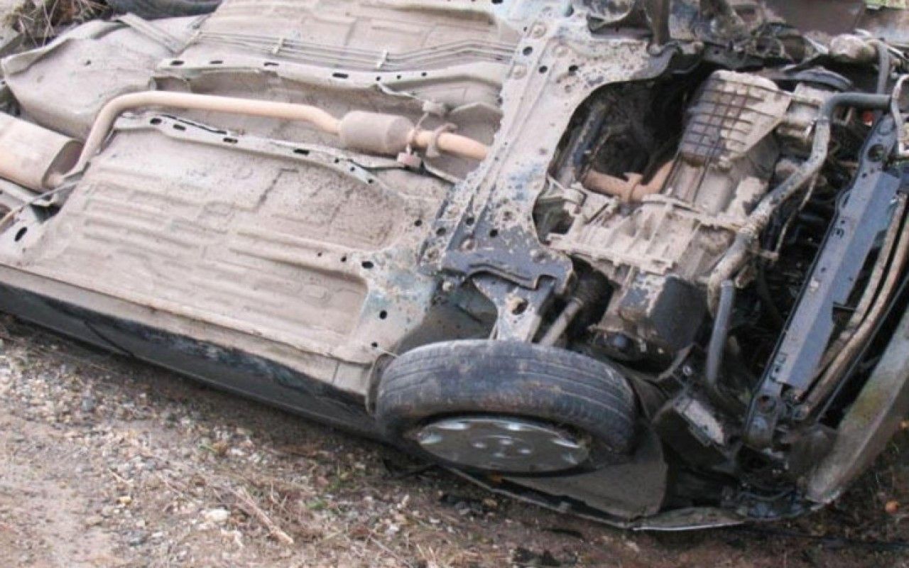 Qala qəsəbəsində avtomobil aşdı -  Ölən var