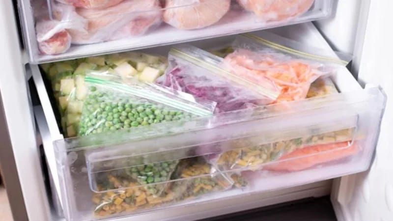 Bu qidaları təkrar dondurmaq olmaz:  Bakteriyalar sürətlə çoxalır