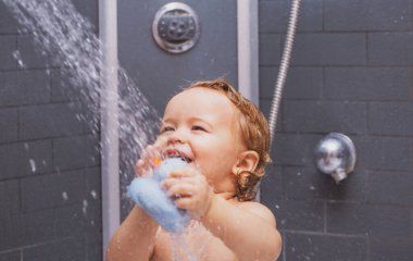 Qışda uşaqları həftədə neçə dəfə çimizdirməliyik? -  Pediatrdan cavab