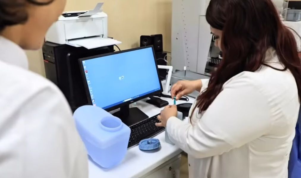 Yeni Klinikada robotik immunoloji laboratoriya fəaliyyətə başladı -  VİDEO