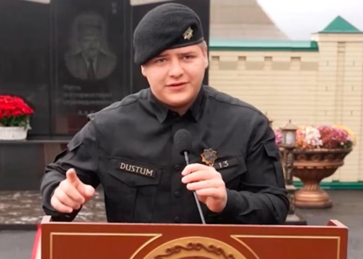 Kadırovun əmri ilə polislər xəstəxanada həkimlərin    telefonunu yoxlayıb