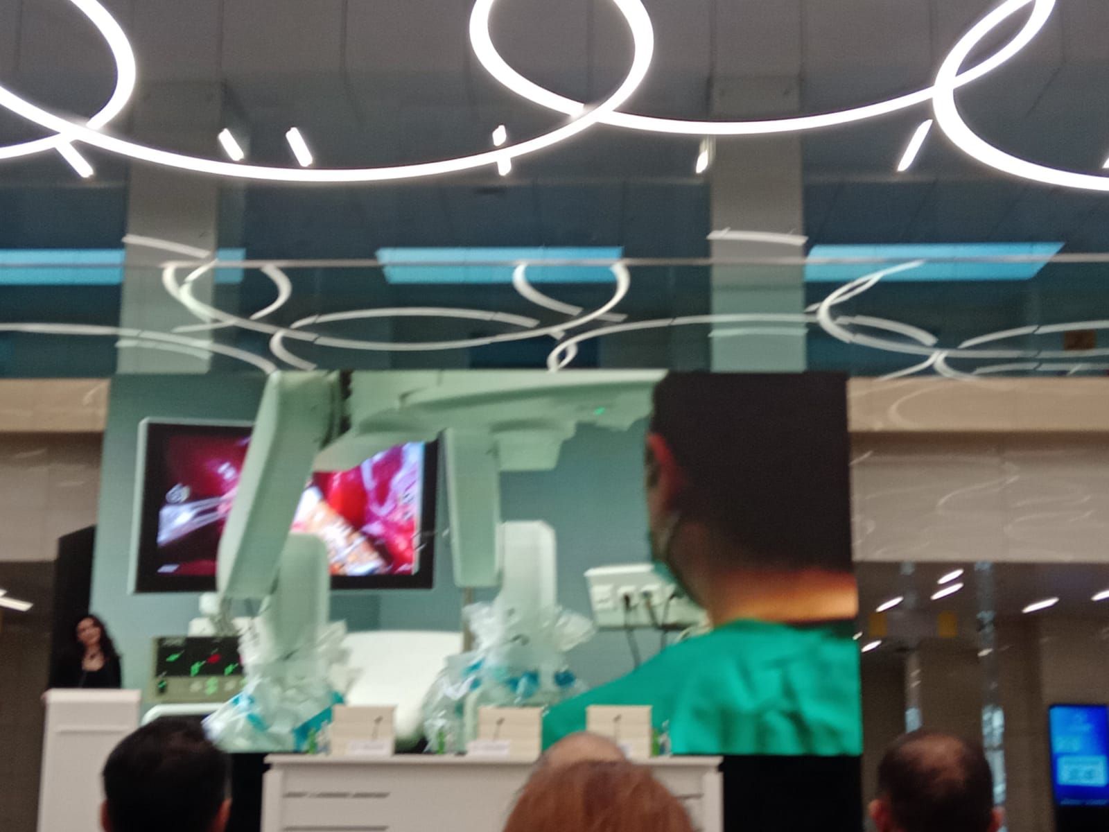 Azərbaycanda ilk robotik əməliyyat icra edildi -  FOTO