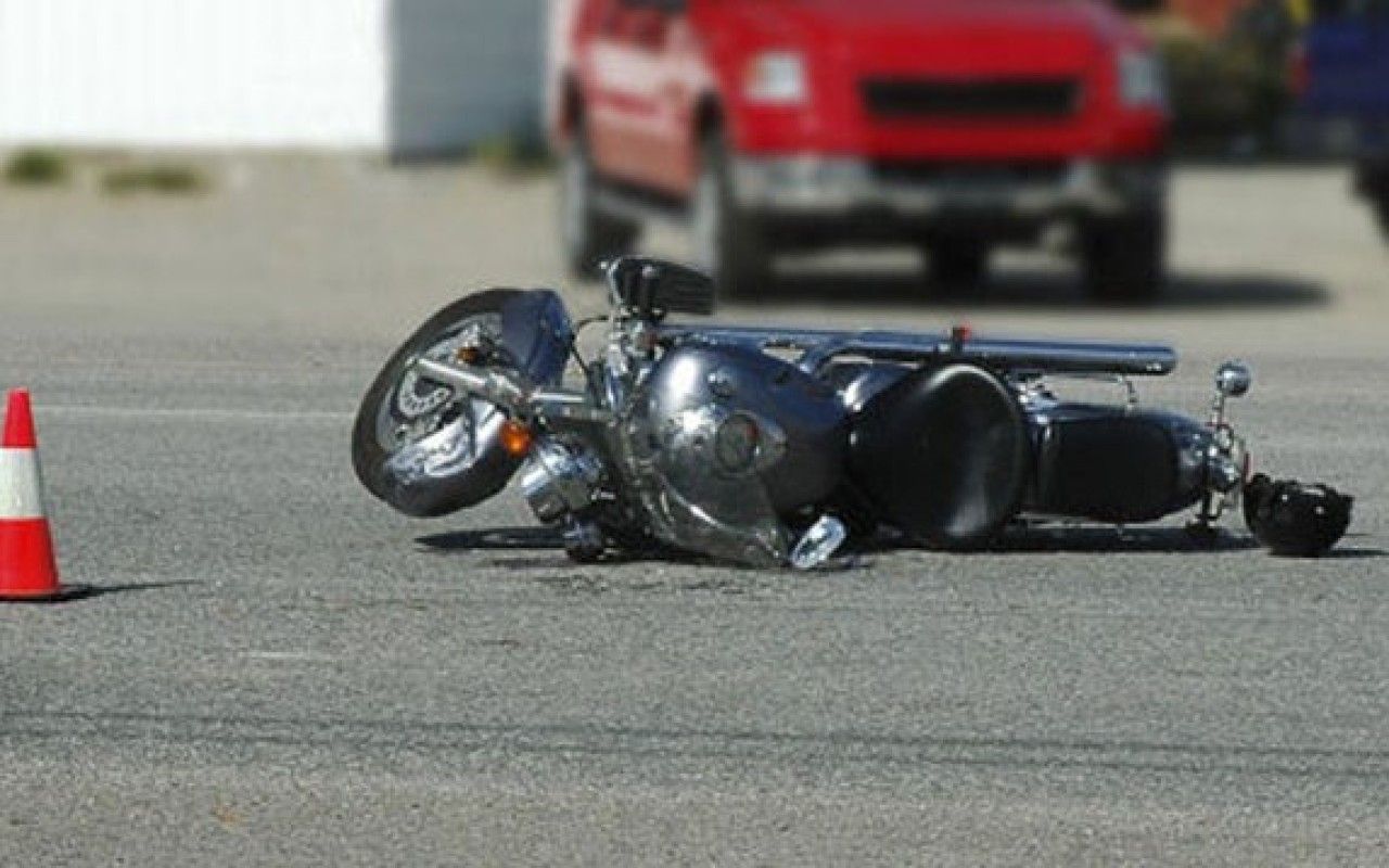 Gəncədə kuryer motosikletlə həkimi vurdu  