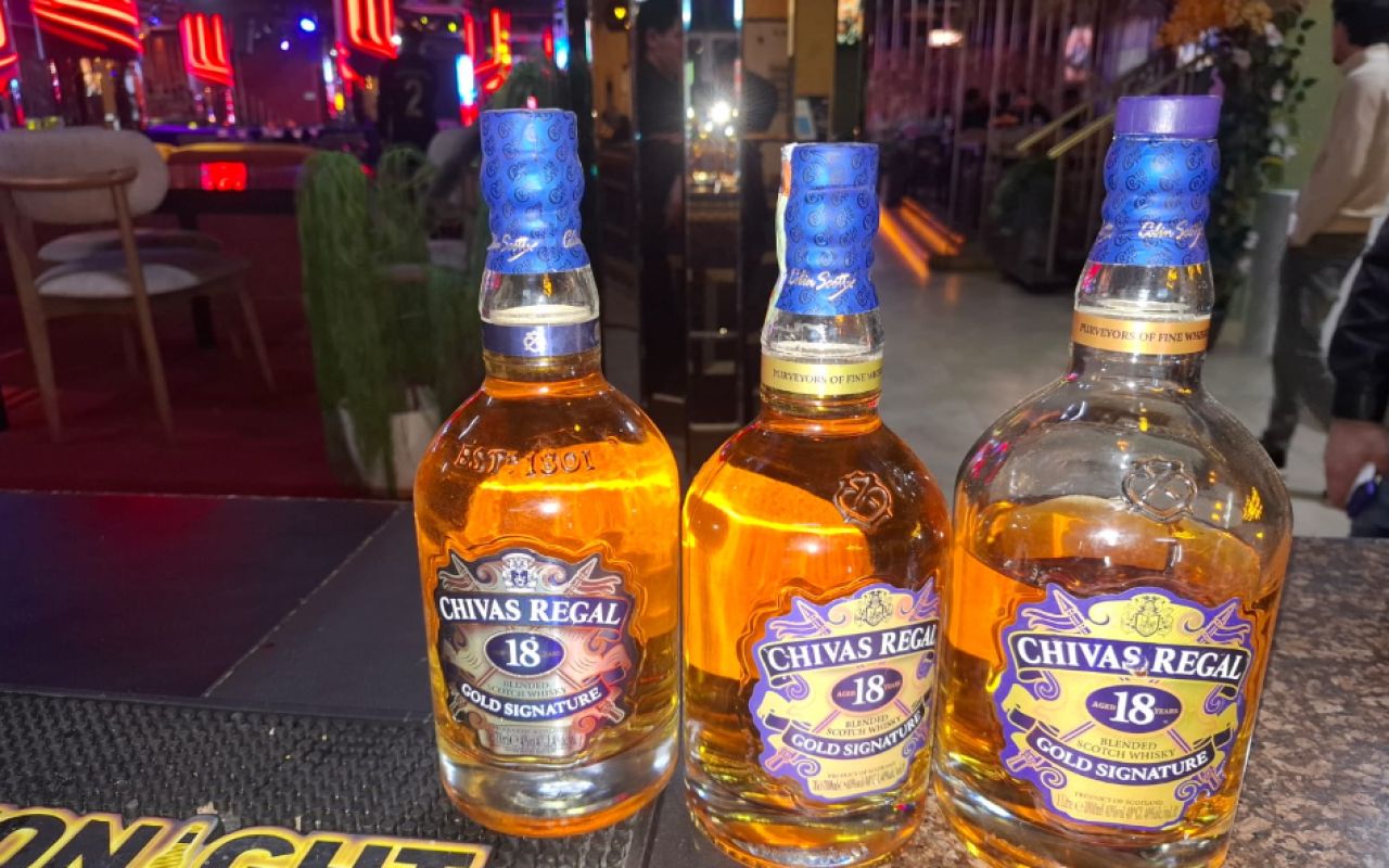 Aqşin Fatehin restoranında saxta viski satılırmış -  FOTO