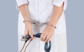 Azərbaycanda daha 2 həkim həbs olundu 