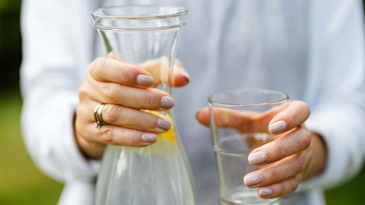 Ramazandan əvvəl vacib xəbərdarlıq:  Suyu bu cür içməyin! 