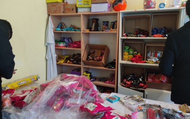 10 şagirdin zəhərlənməsinə görə  müəssisə bağlandı  