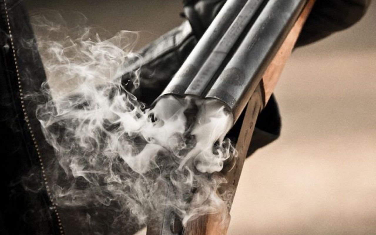 Lənkəranda DƏHŞƏT -   Əvvəlcə arvadını, sonra özünü güllələyib öldürdü