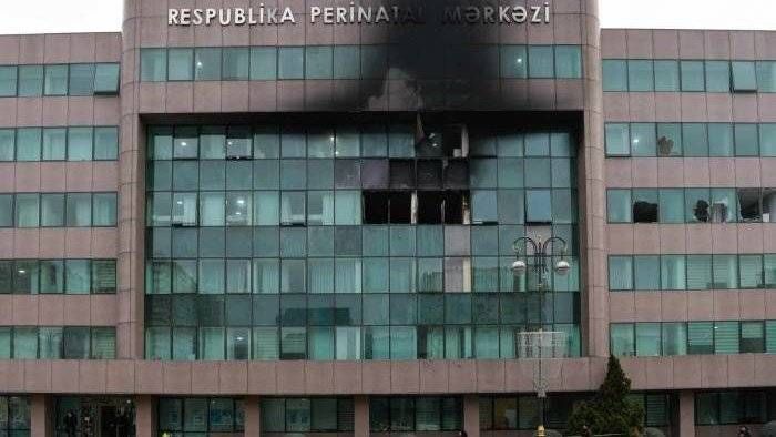 Perinatal Mərkəzin sabiq direktorunun məhkəməsi  "Öz hesabıma təmir etdirib, çox şeylər almışam"