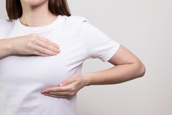 20 yaşdan sonra bunu mütləq edin -  Döş xərçənginin 6 erkən əlaməti