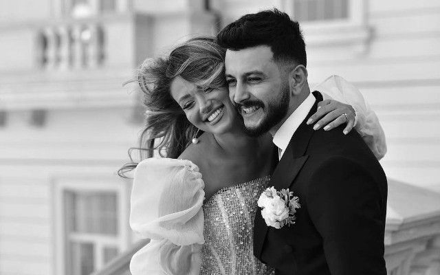 Məşhur cütlüyün övladı dünyaya gəldi -  FOTO