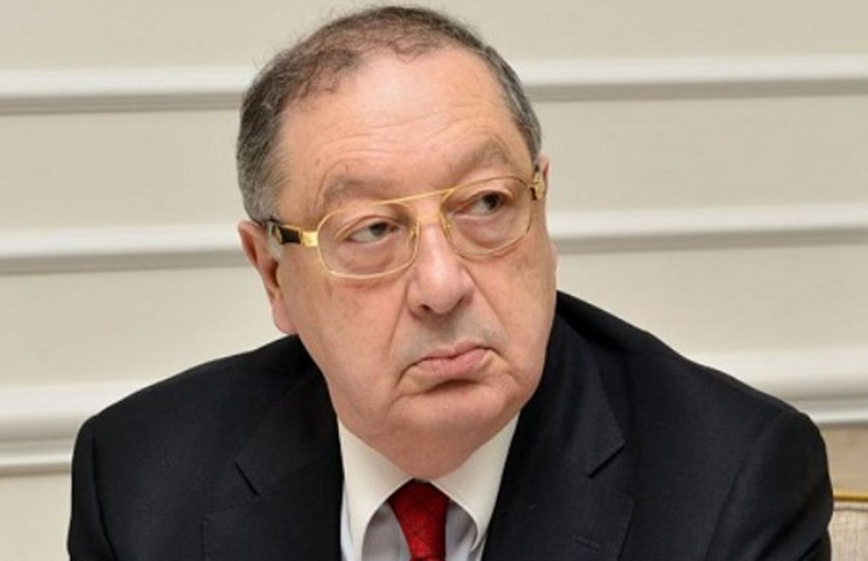 Prezident Onkologiya Mərkəzinin direktorunu  təltif etdi