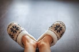 Evdə tərlik geyinməyi dayandırın  – Zərərləri