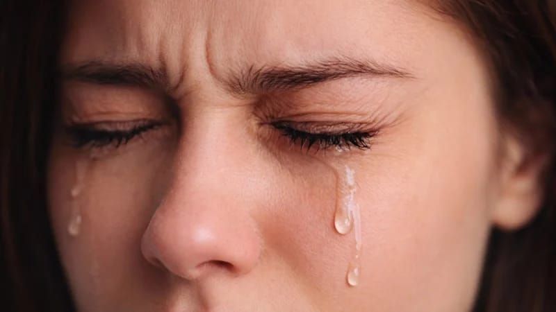 Ağlamamaq üçün nə etmək olar? -  6 üsul