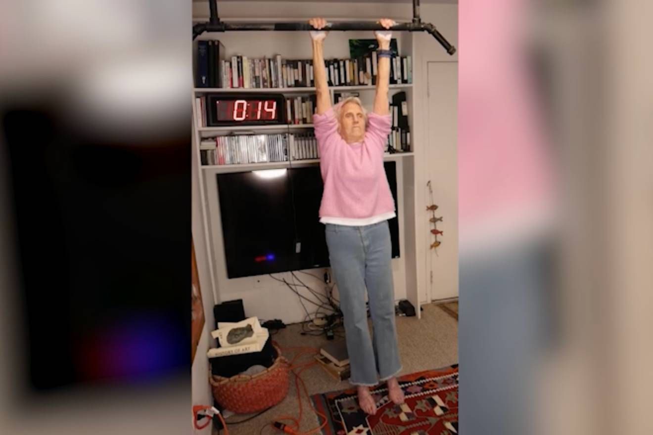 90 yaşlı nənə turnikdə rekord vurdu 