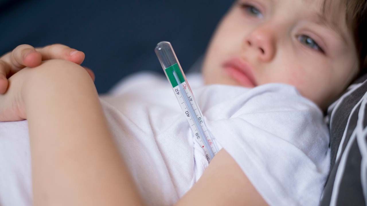 Uşaqlarda səssiz başlayır,  sürətlə yayılır