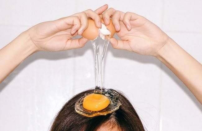Saçı yumurta ilə yumaq olar? -  Həkimdən cavab