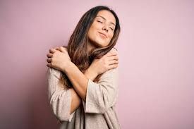 Özünü sevməyən, dəyərsiz insan necə olur?  