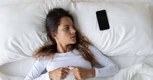 Telefonu yastığın yanına qoyub yatanları    nə gözləyir?