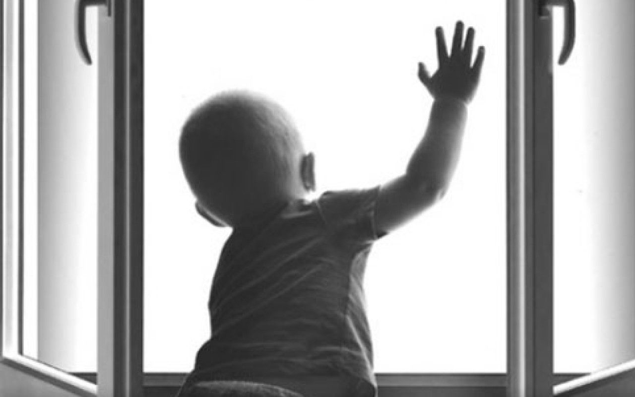 3 yaşlı uşaq faciəvi şəkildə öldü -  Bakıda dəhşət