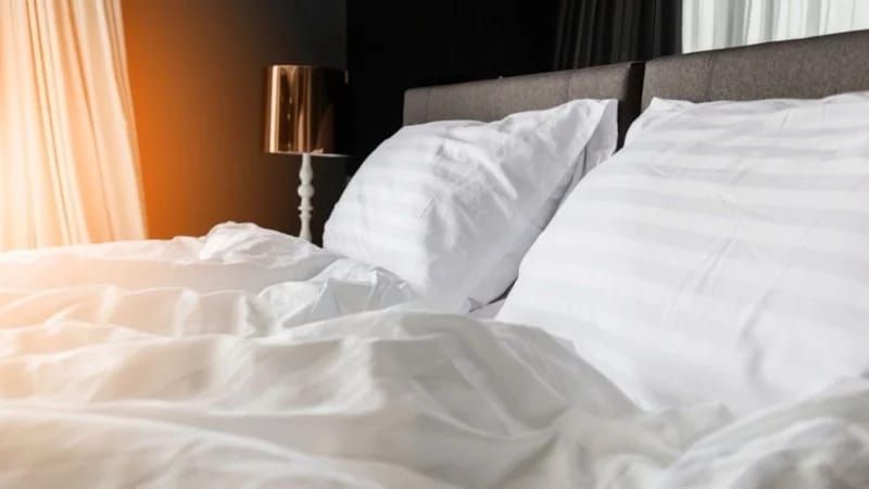 Kişi sağda, qadın solda yatmalıdır -  Səbəb