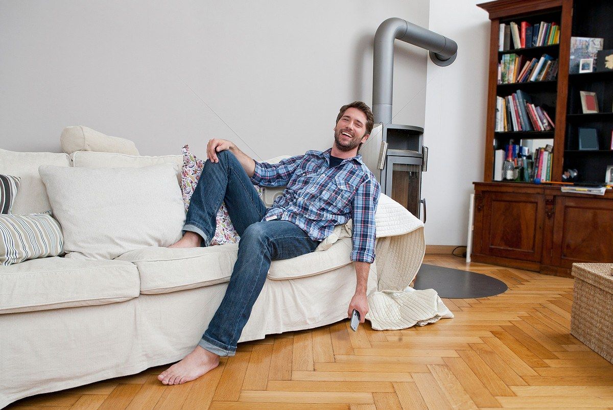 Divanda oturmaq kişilərə zərərlidir  – Xəbərdarlıq