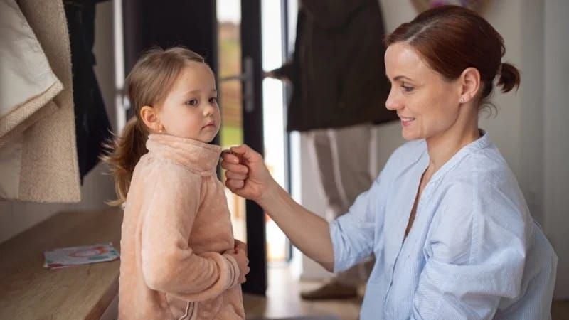 Temperatur dəyişikliklərində  uşaqları necə geyindirməliyik?