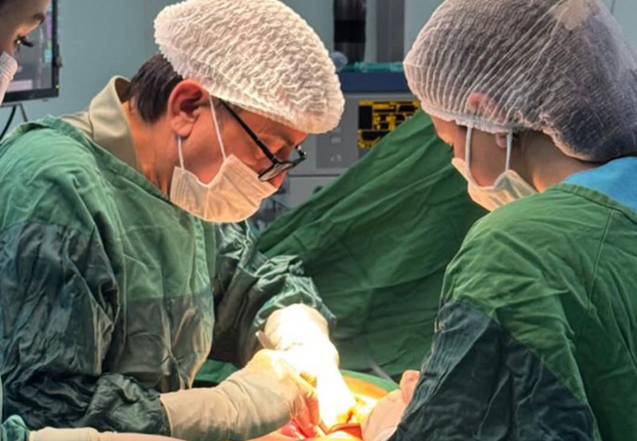 Tədris Cərrahiyyə Klinikasında növbəti uğurlu əməliyyat -  FOTO