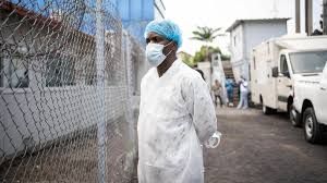 Ebola xəstəxanasına hücum    - Meyitlər niyə verilmir?