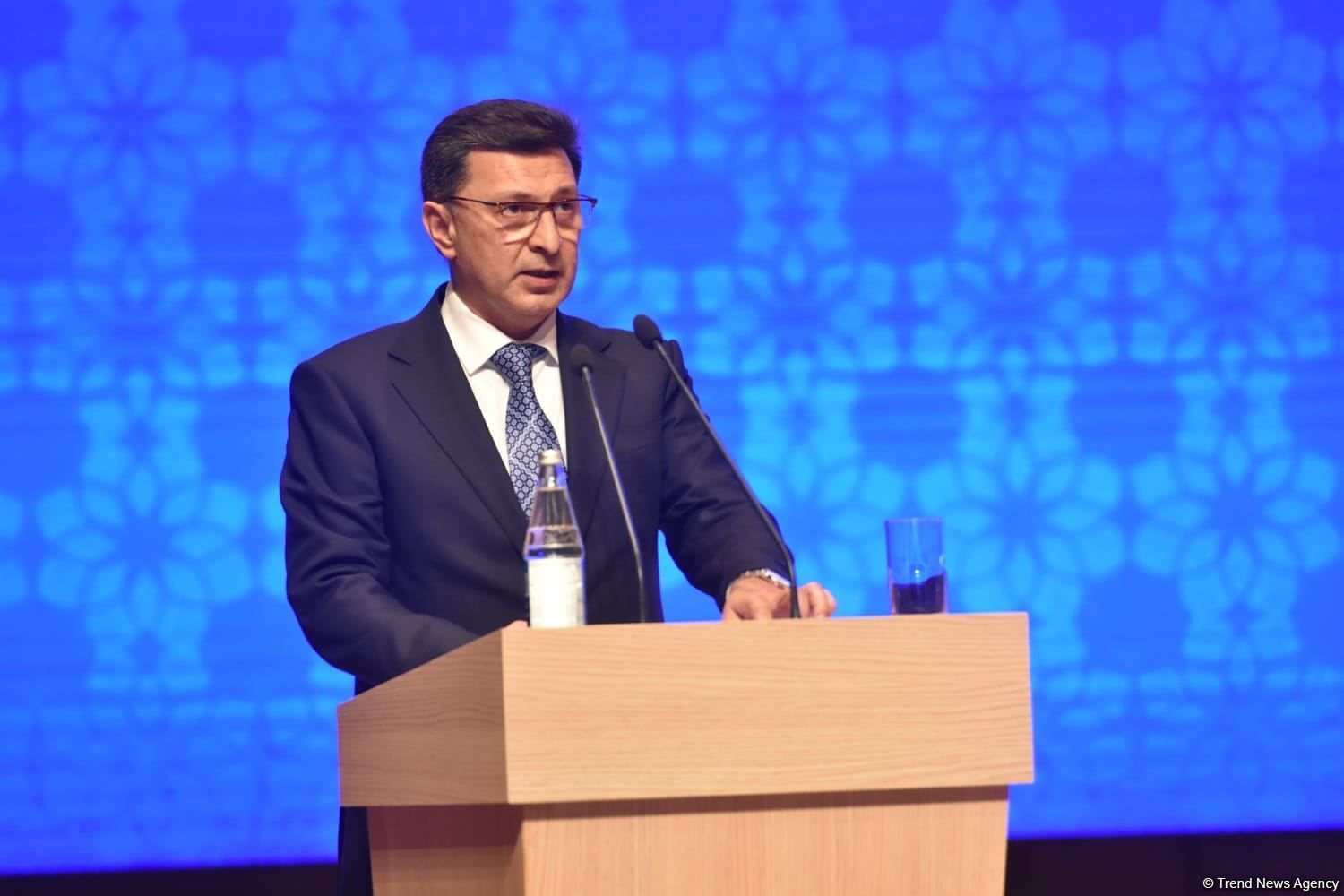 İllərlə internetə öyrəşən uşağın əlindən onu alanda... - Gəray Gəraybəylidən çağırış