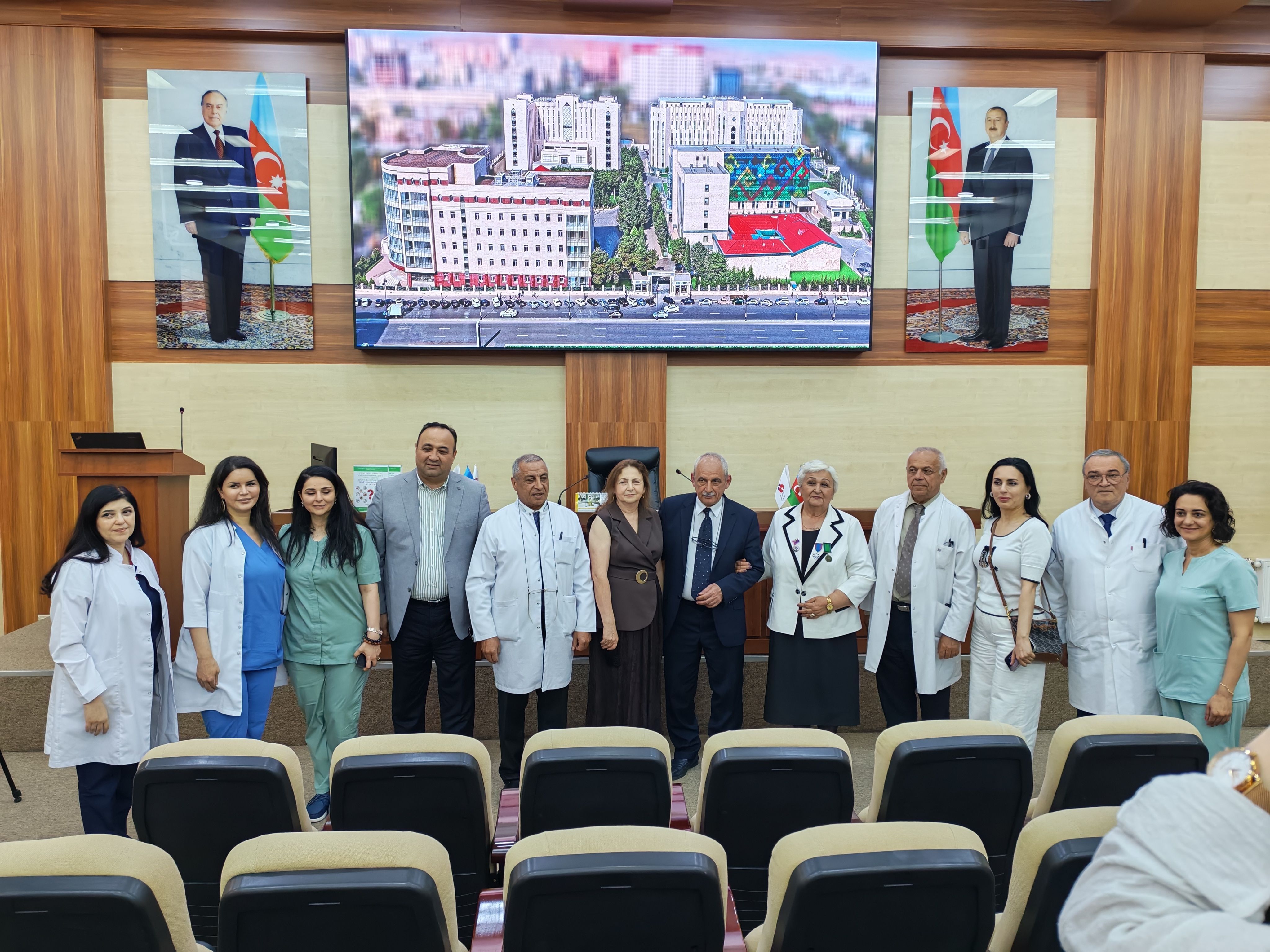 Azərbaycanda qidalanma və onkologiya kitabı - Təqdim edildi