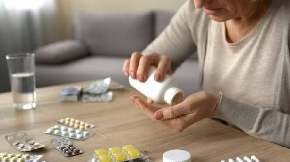 Eyni vaxtda bir neçə dərmanı içmək olarmı? 
