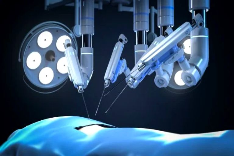 Dünyada ilk dəfə robot cərrahi əməliyyat etdi -  İnsan köməyi olmadan