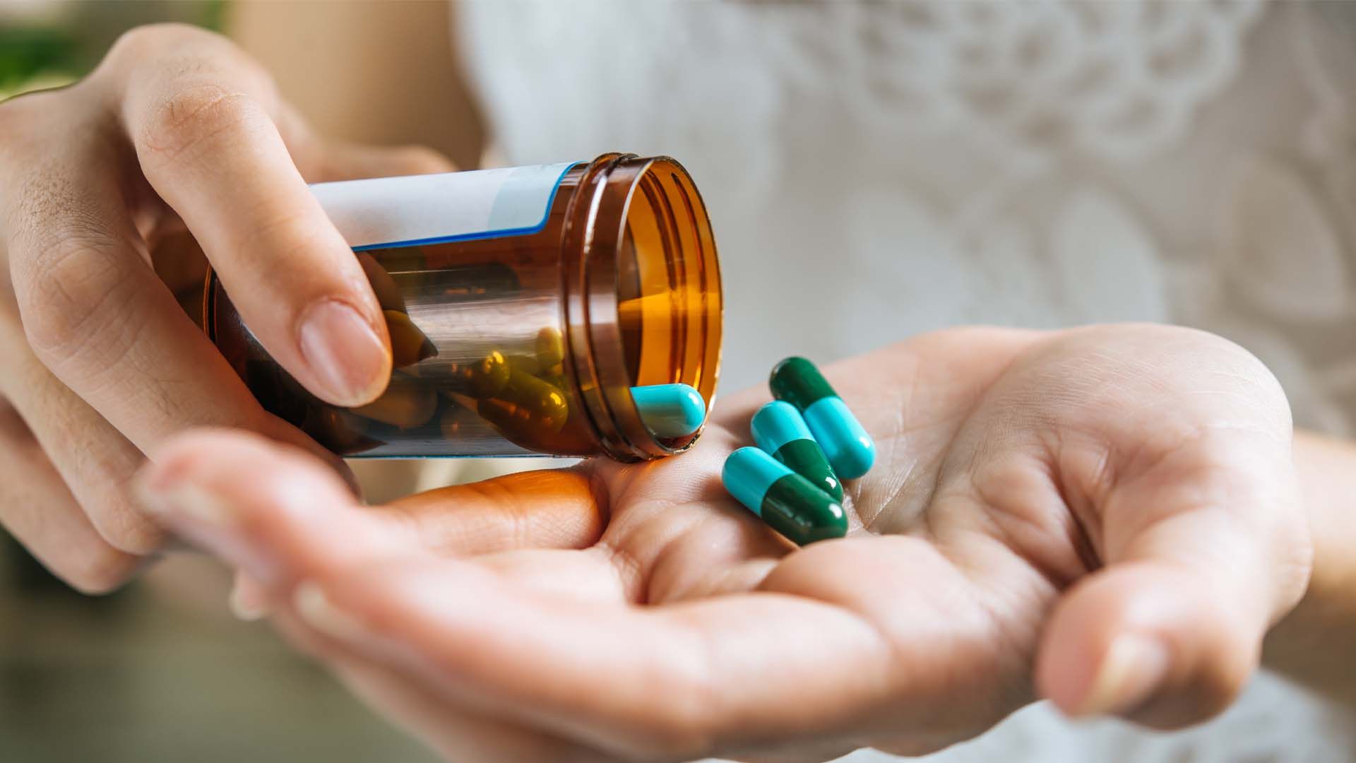Antibiotiklər niyə hər xəstəlikdə təsir etmir? 