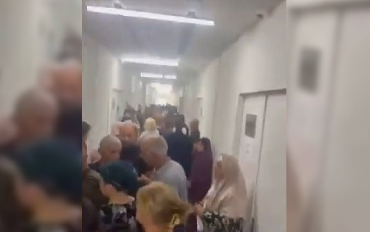 “Xəstə insanlar ayaqüstə qalır, biabırçılıq...” -  Saatlarla növbə gözləyirlər